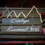 Vintage Kammerl Apartment *